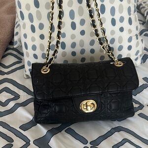 Elegant Black Quilted Shoulder Bag